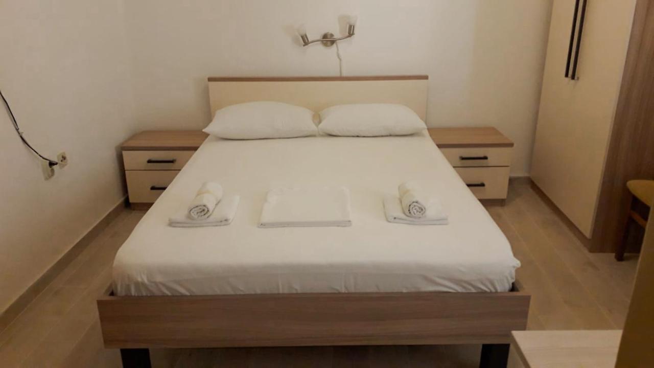 Apartments Dragica Мілна Екстер'єр фото