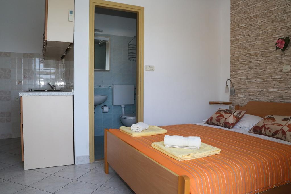 Apartments Dragica Мілна Екстер'єр фото