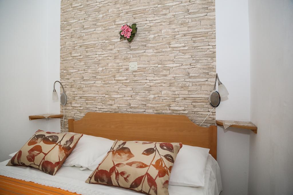 Apartments Dragica Мілна Екстер'єр фото