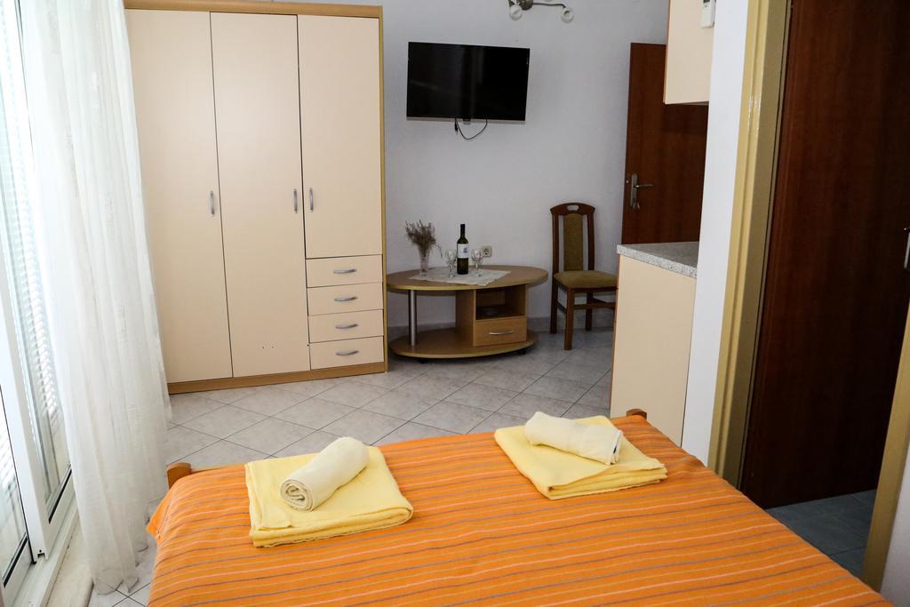 Apartments Dragica Мілна Екстер'єр фото