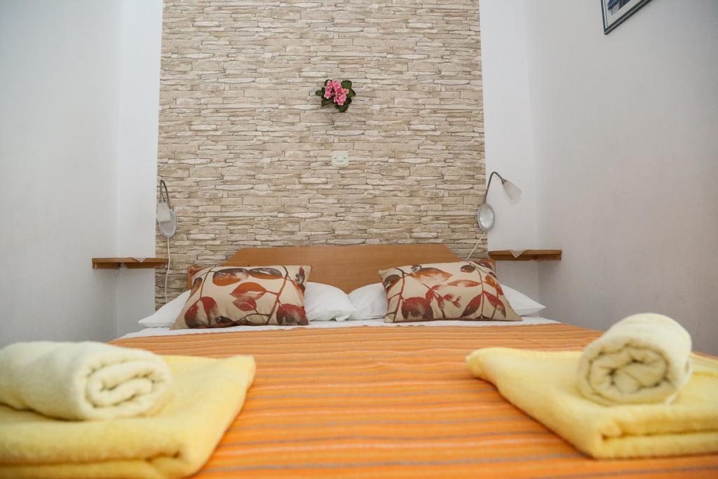 Apartments Dragica Мілна Екстер'єр фото