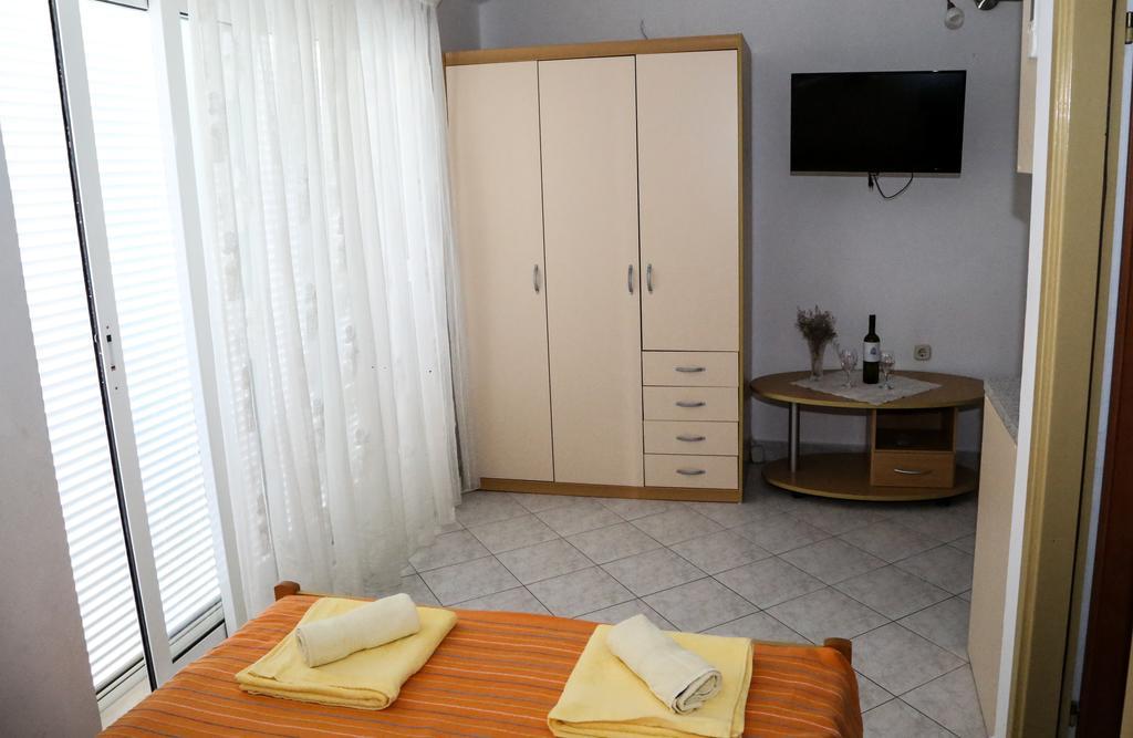 Apartments Dragica Мілна Екстер'єр фото