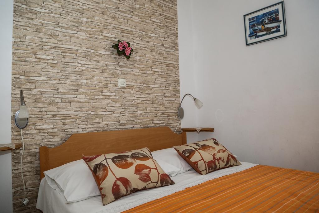 Apartments Dragica Мілна Екстер'єр фото