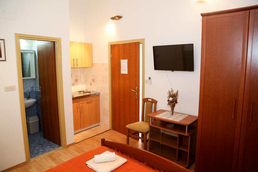 Apartments Dragica Мілна Екстер'єр фото