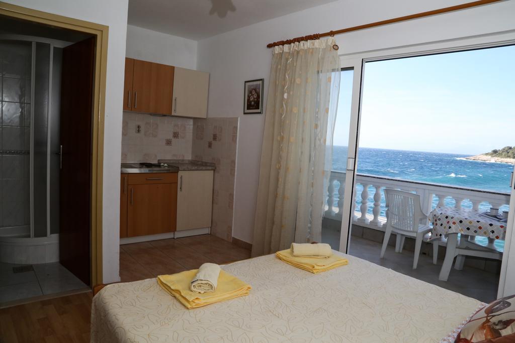 Apartments Dragica Мілна Екстер'єр фото