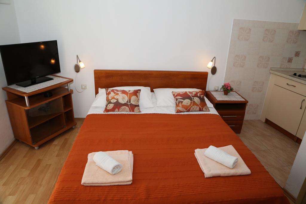 Apartments Dragica Мілна Екстер'єр фото