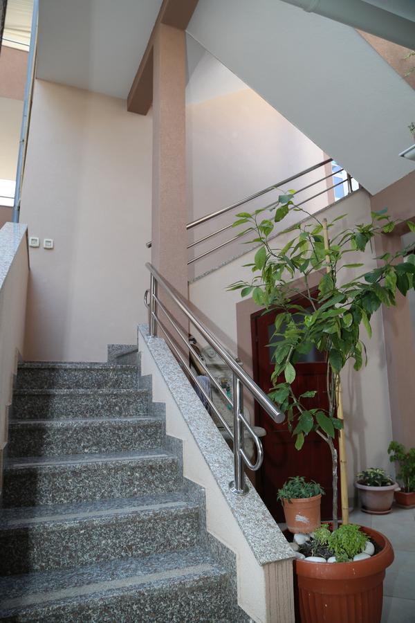 Apartments Dragica Мілна Екстер'єр фото